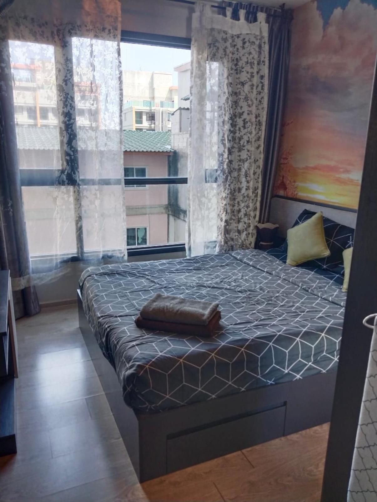 The BASE Luxury Condo Deluxe Double Room with Balcony