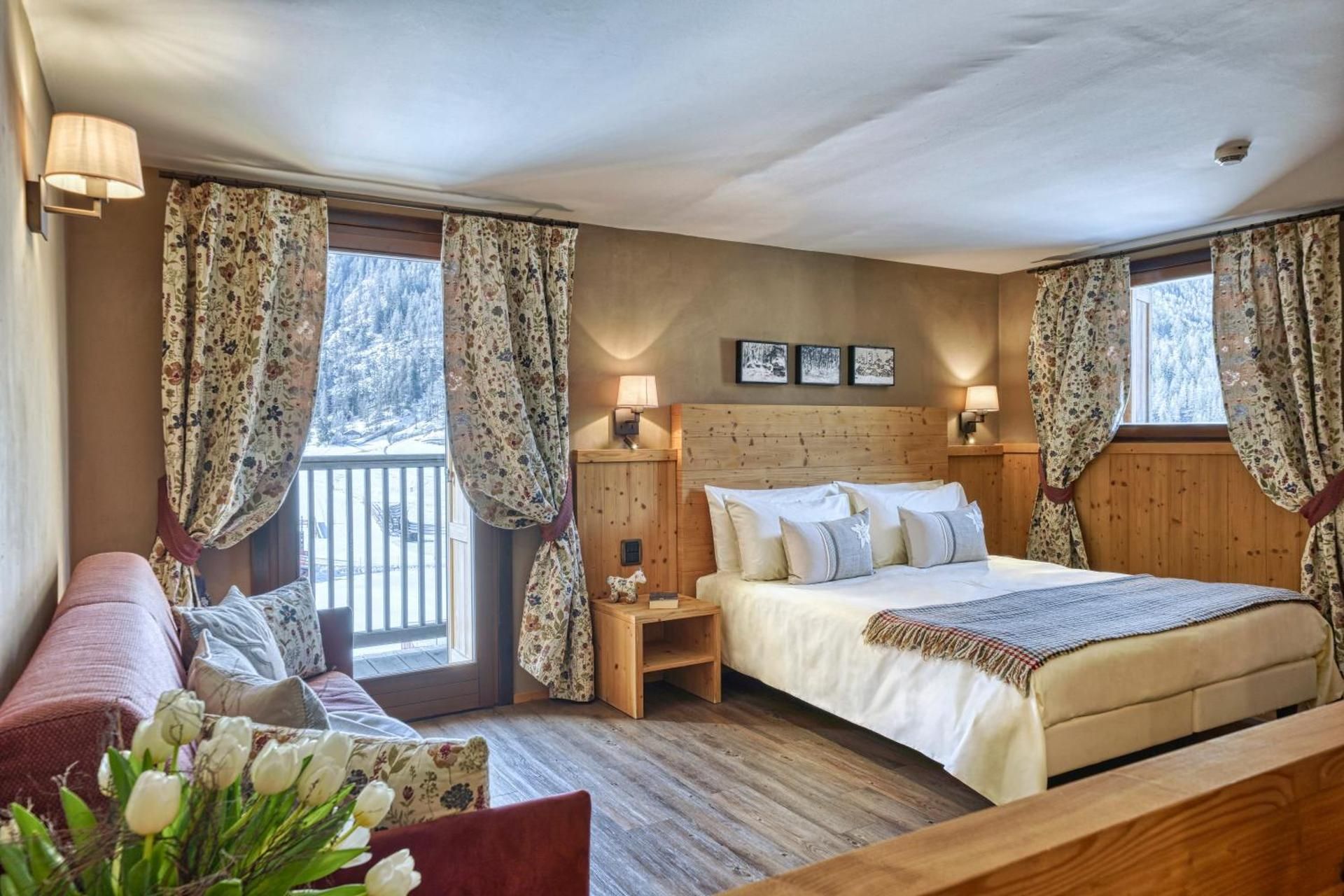 Junior Suite with Balcony