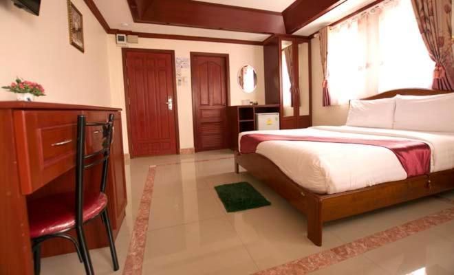 Bluebird Inn Pattaya Deluxe Double Room
