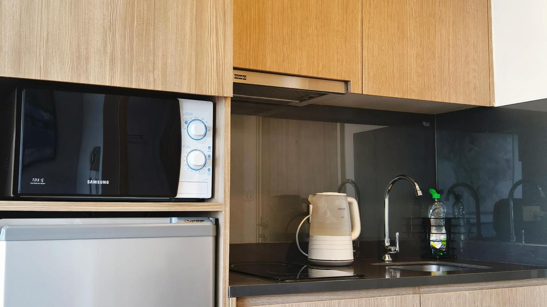 Studio Apartment with Sea View