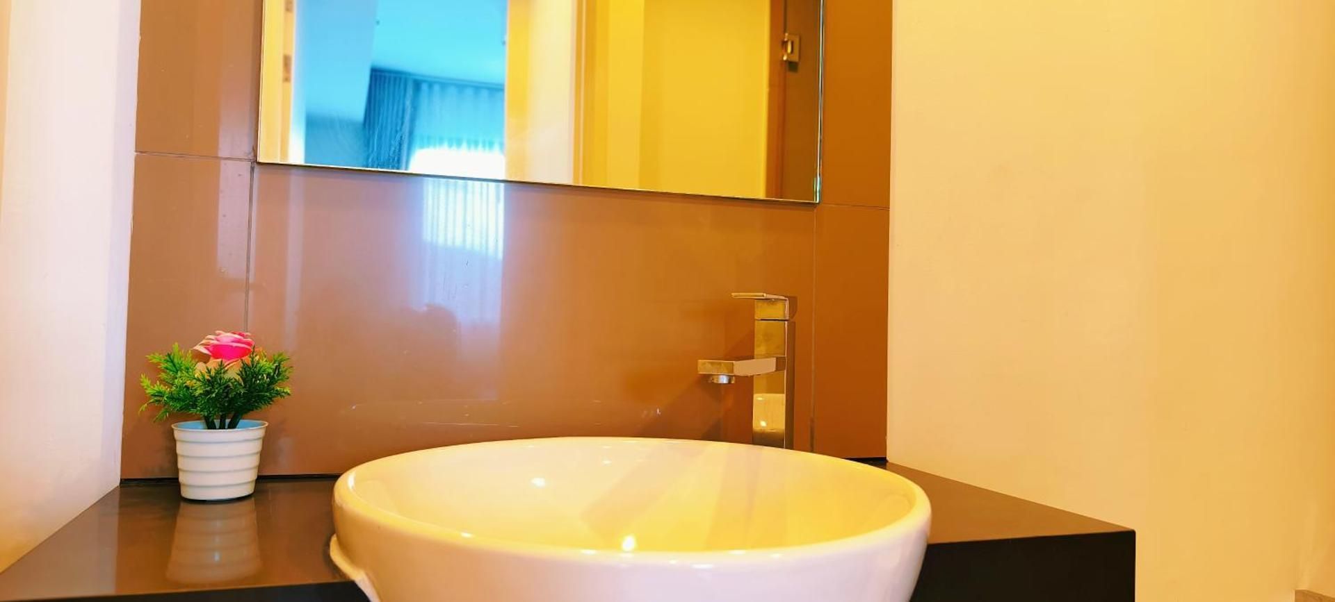 South Pattaya Condo delux view near walking street Suite with Balcony 3