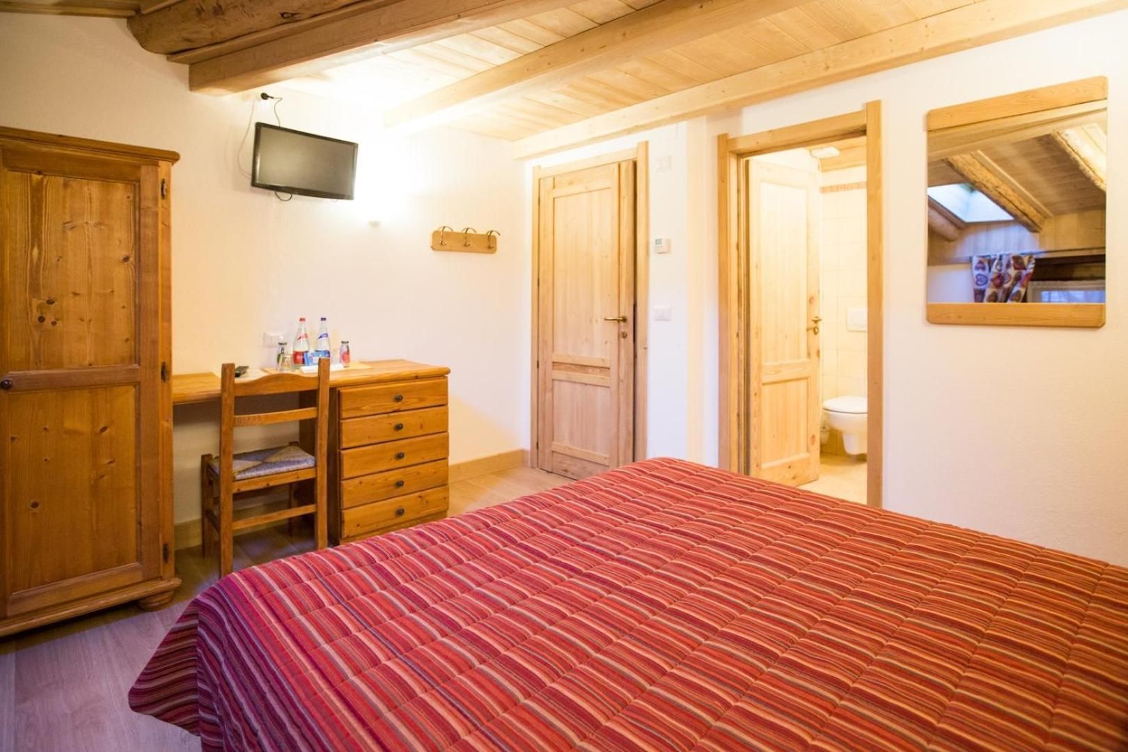 Superior Double Room (2 Adults + 1 Child)