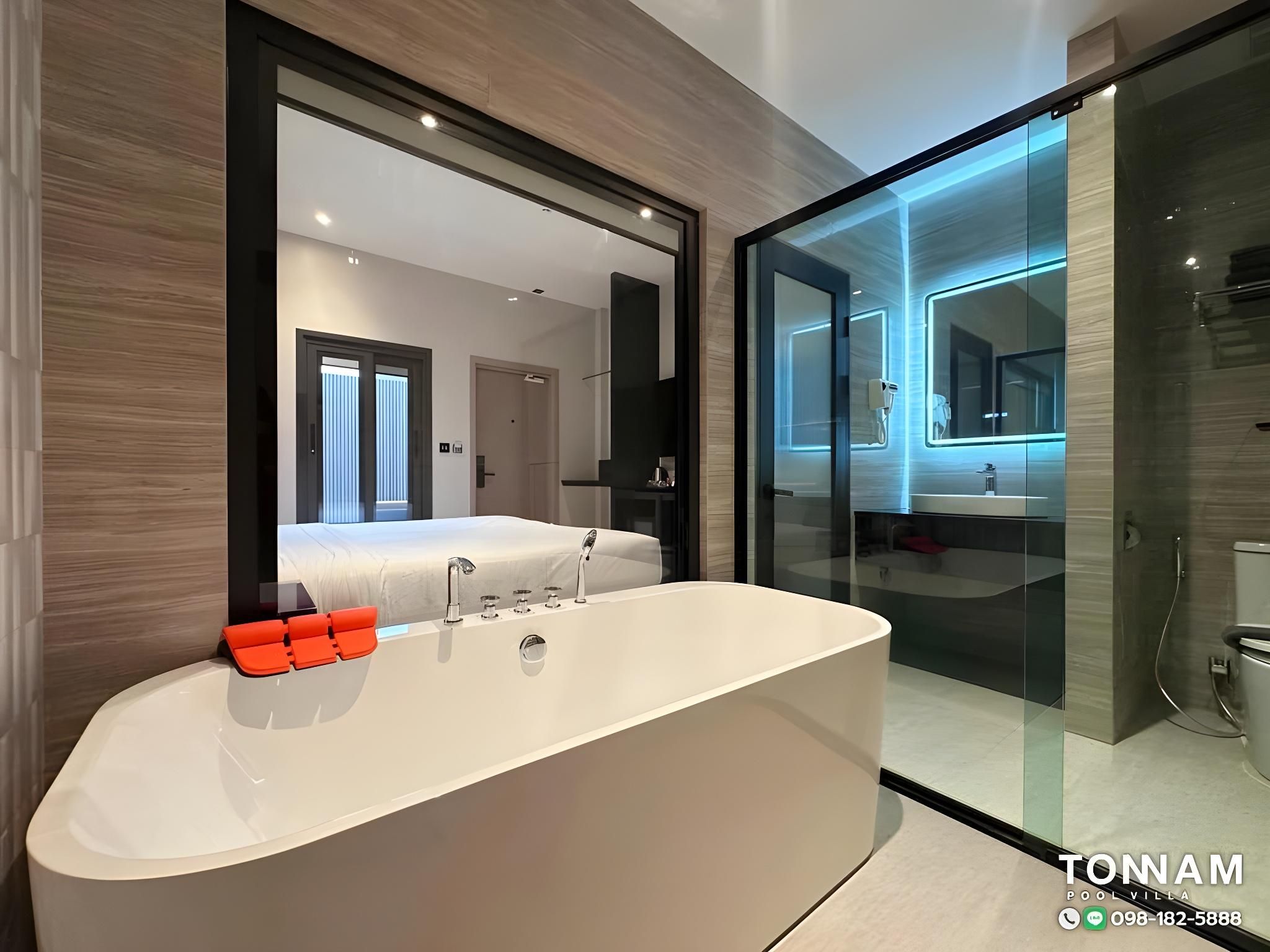 Tonnam pool villa Entire House 2