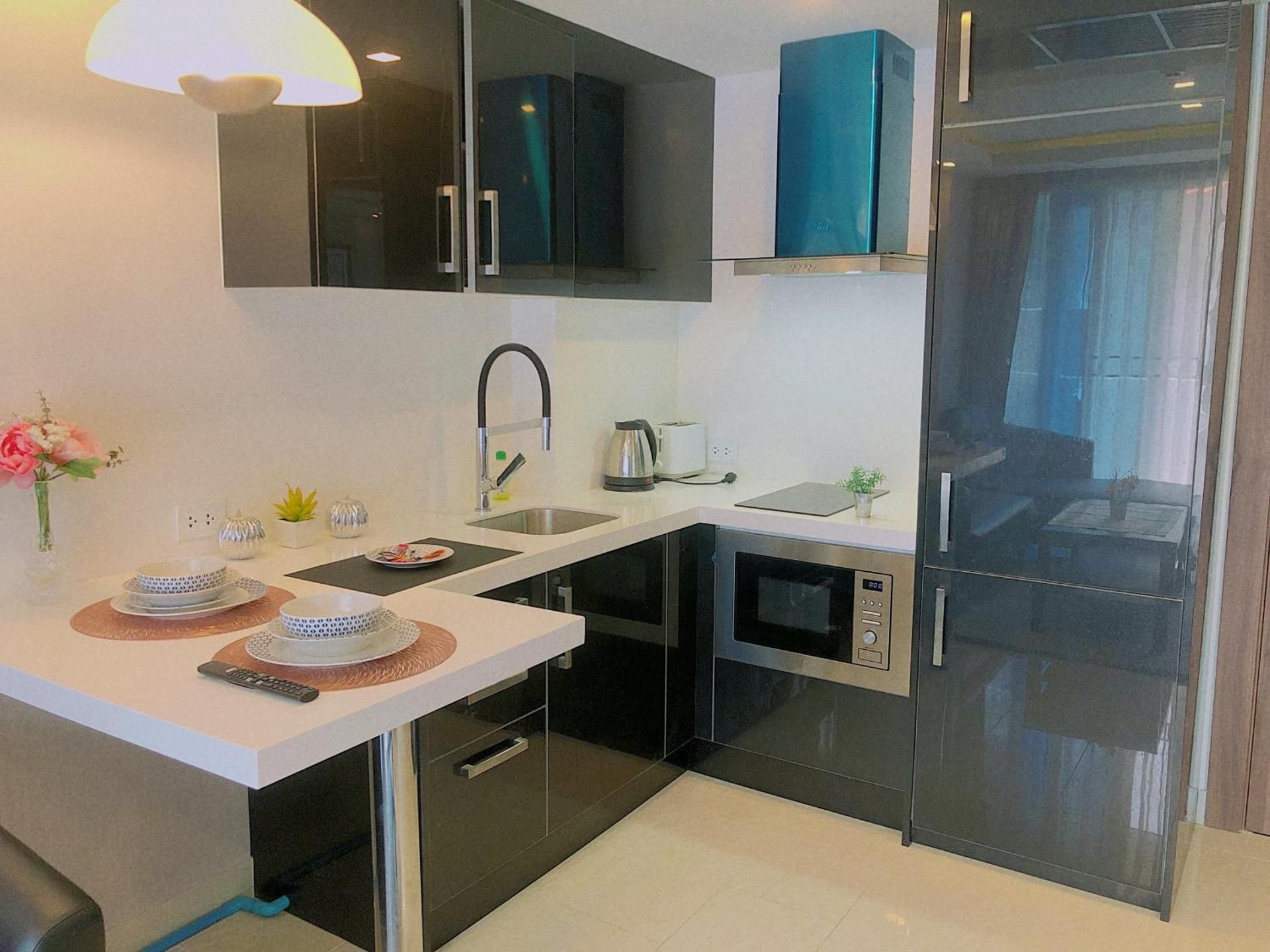 Grand Avenue Pattaya Condos 1