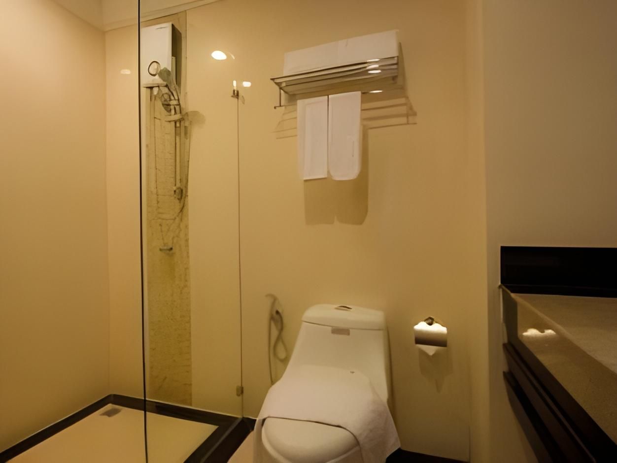 LK Grand Living Place Studio Balcony King Bed 3