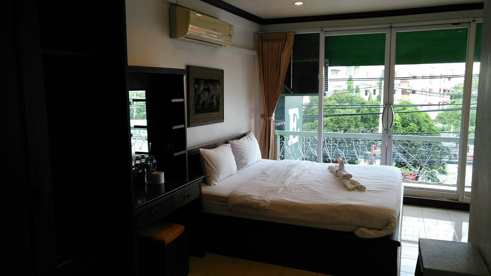 GREEN HOTEL Superior With Balcony