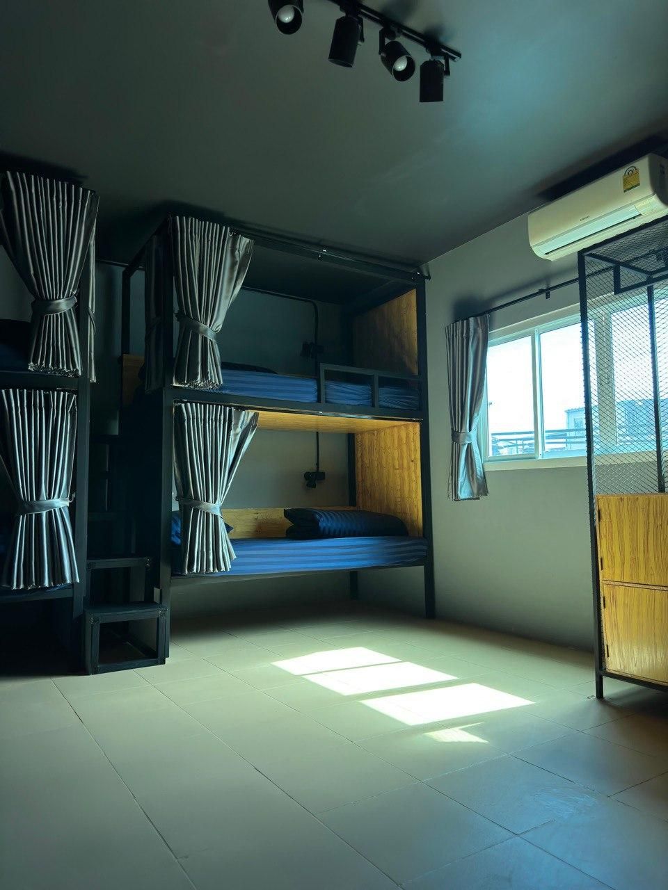 Single Bunk Bed in Mixed Dormitory