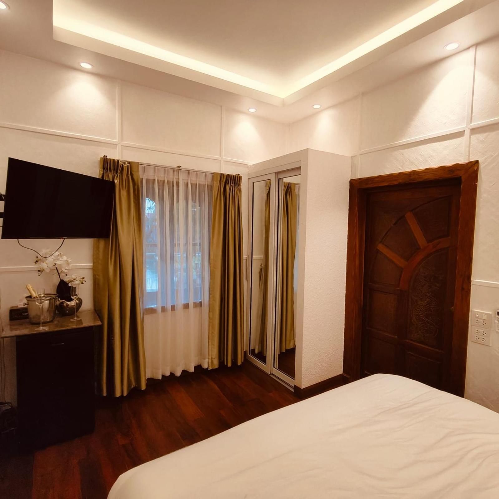 Standard King Room