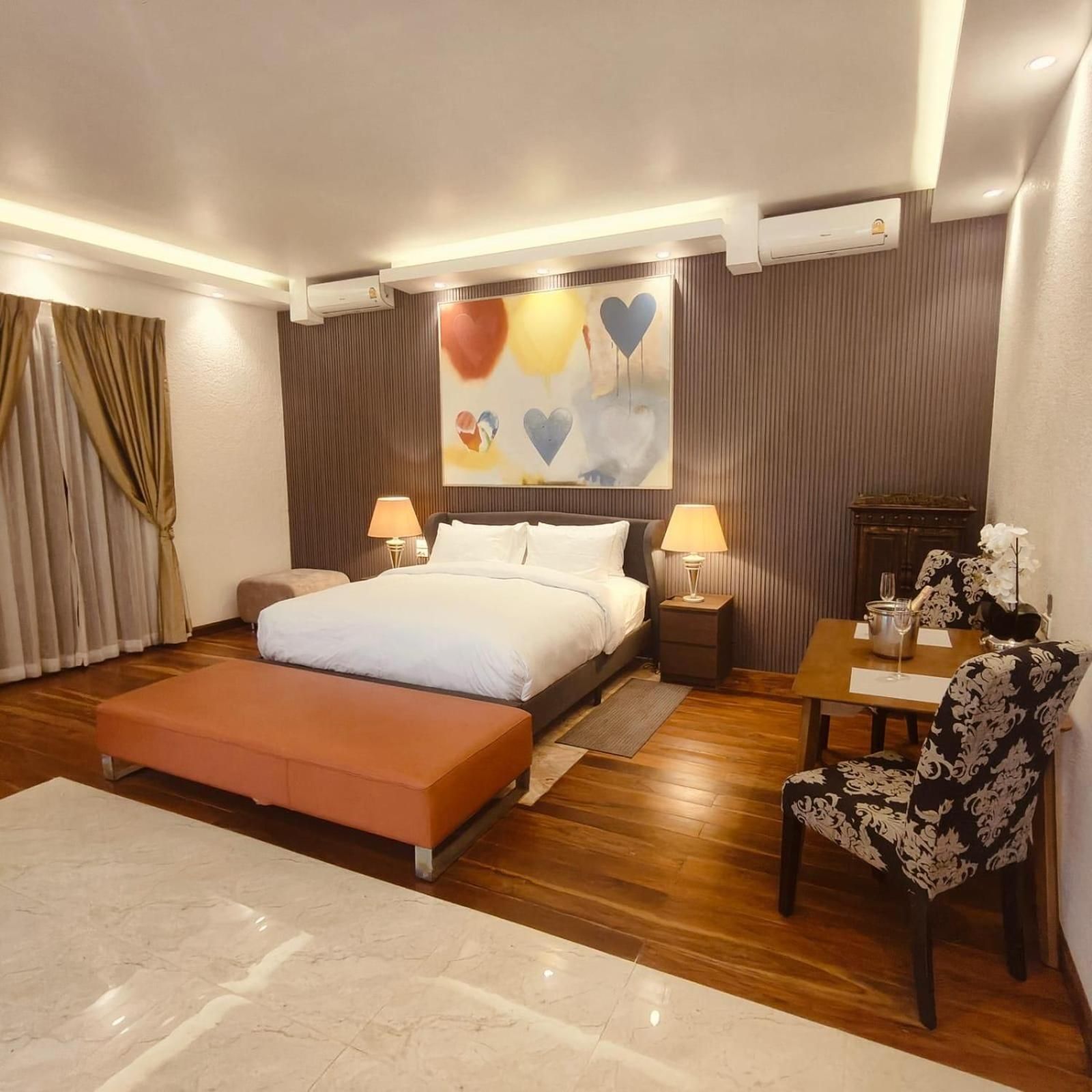 King Suite with Spa Bath