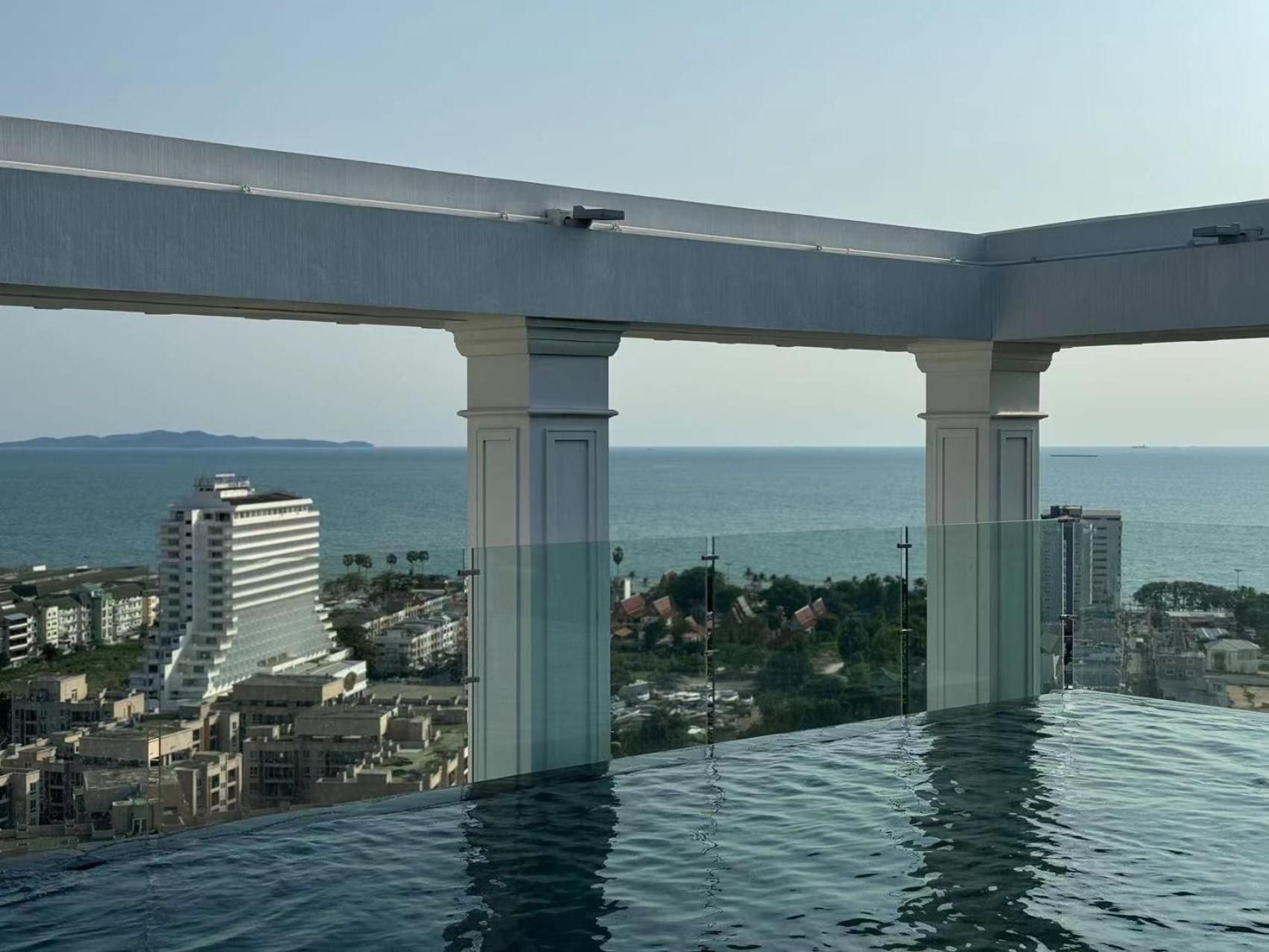 One-Bedroom Apartment with Balcony