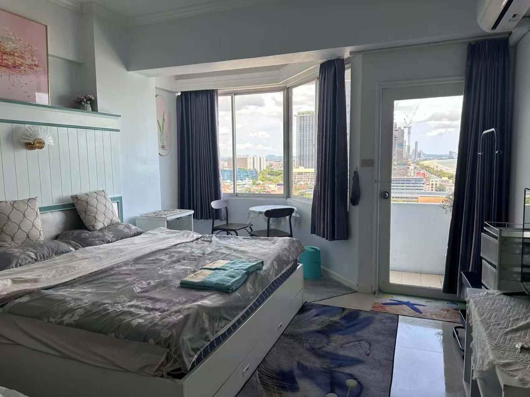 Home One-Bedroom Apartment 2