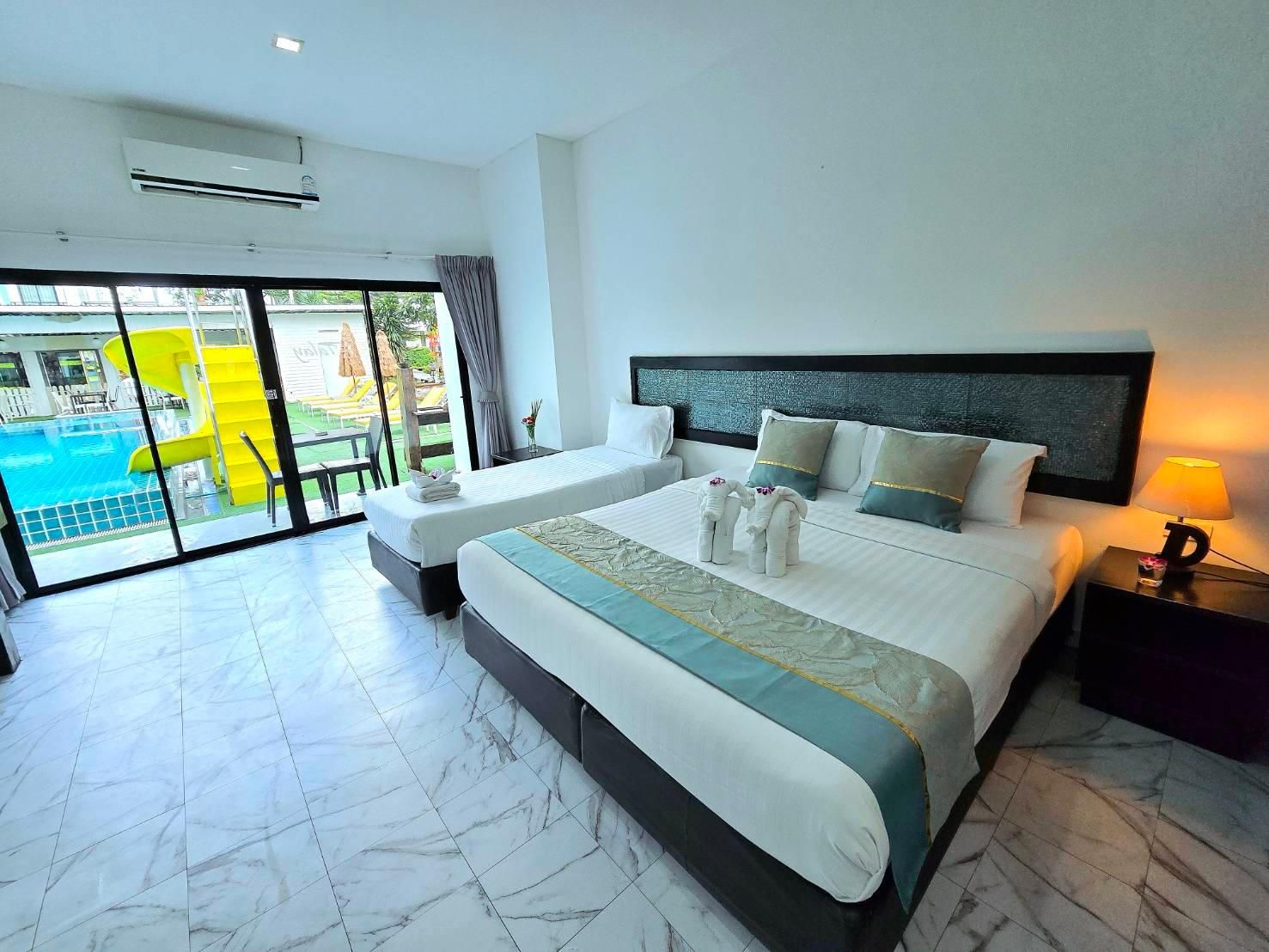 Deluxe Room Twin or King