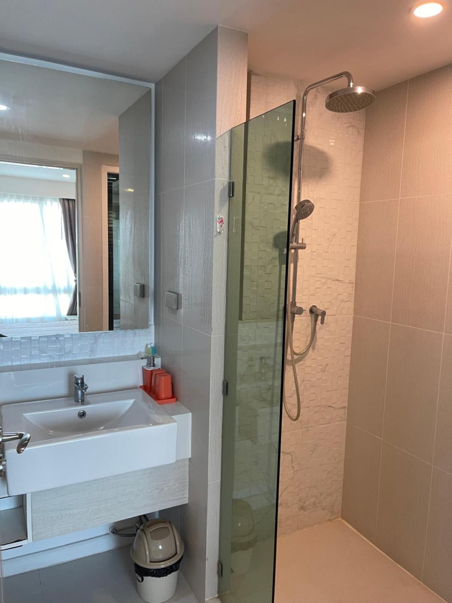 Two-Bedroom Deluxe Apartment with Balcony