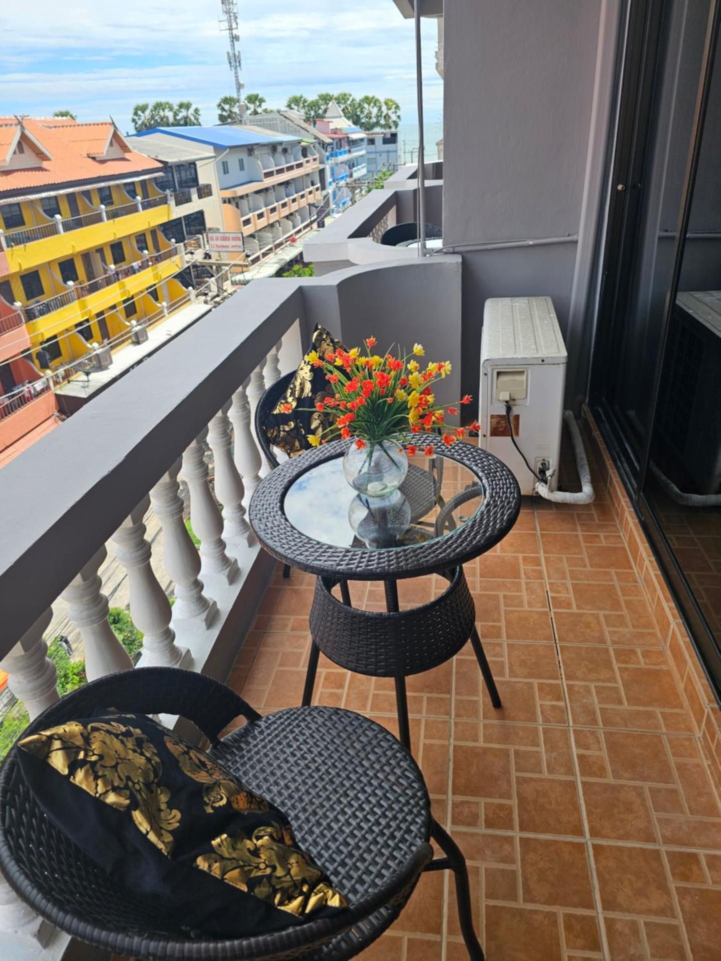 Candy Beach Seaview Jomtien Two-Bedroom Apartment with Balcony and Sea View