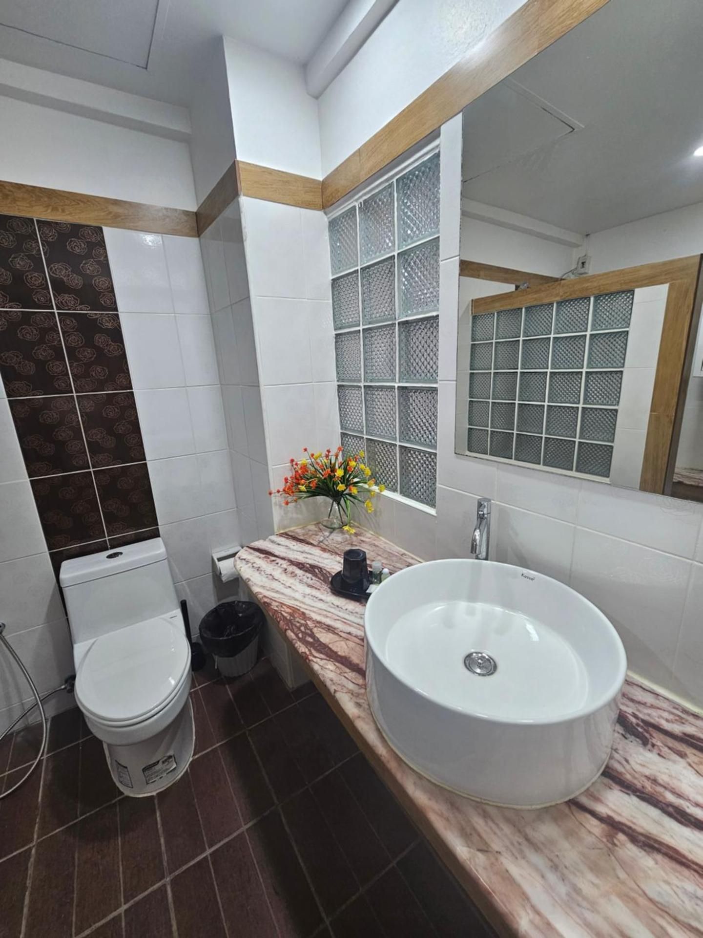 Three-Bedroom Deluxe Apartment