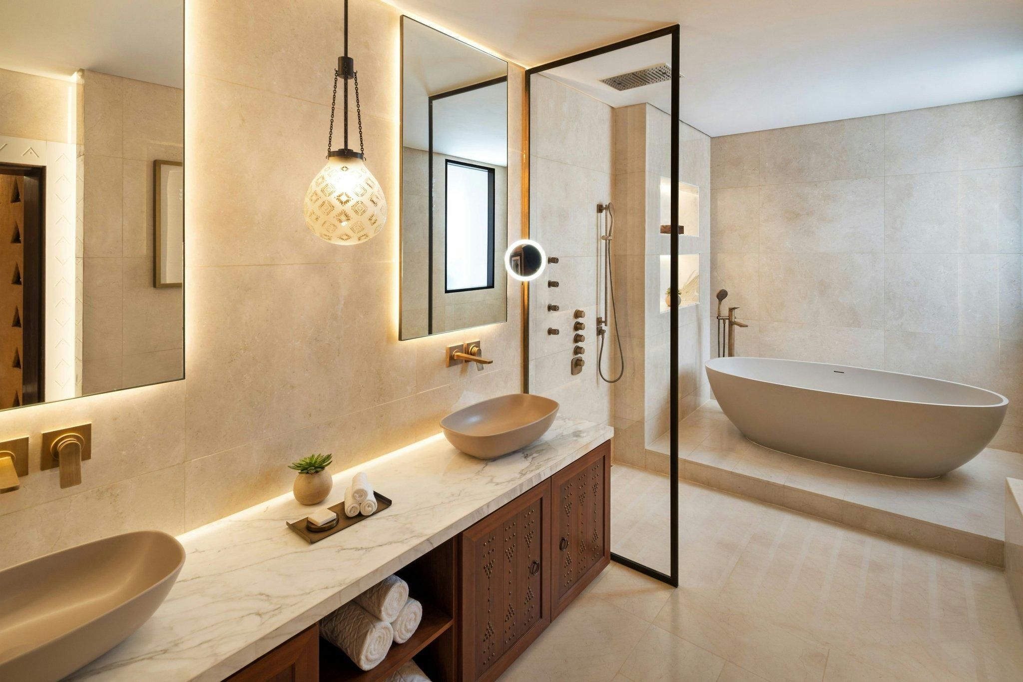 Lewan Royal Suite, 2 Bedroom Suite, Bedroom 1: 1 King, Bedroom 2: 2 Twin