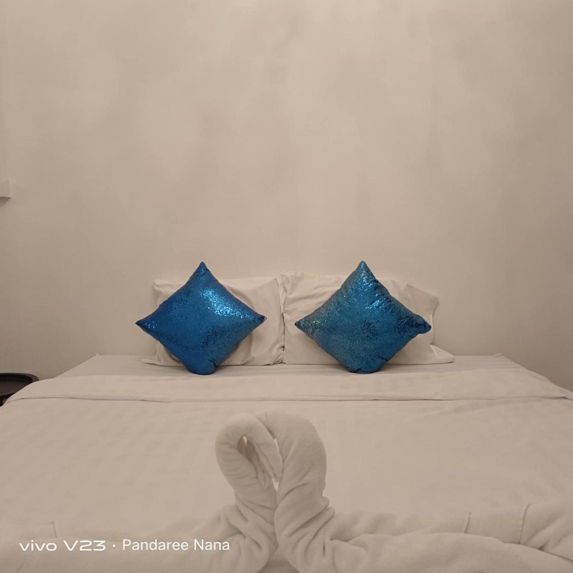 Standard Double Room with Shared Bathroom