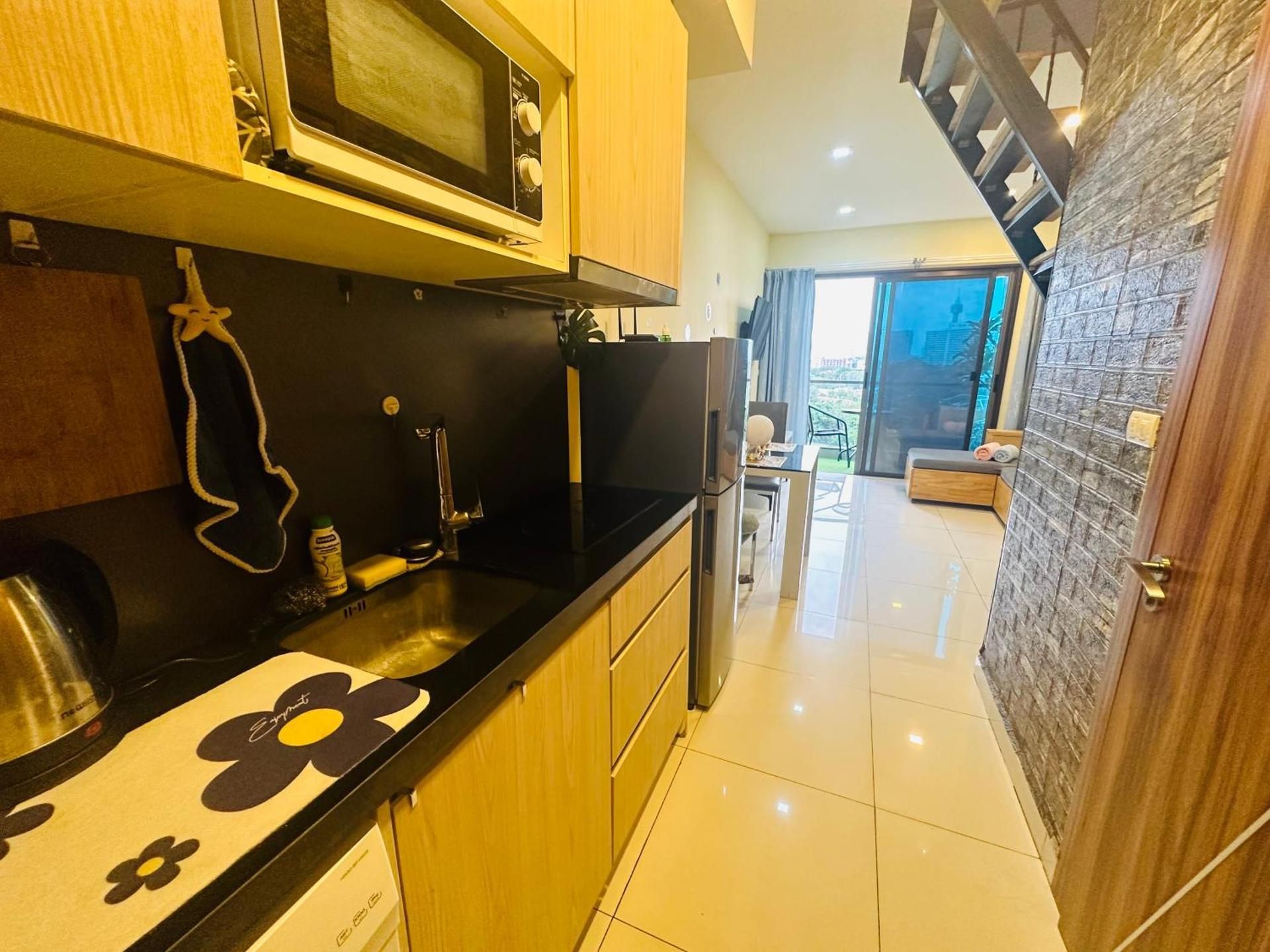 Laguna Beach Resort 2 by Snap Hosting One-Bedroom Apartment with Balcony 3