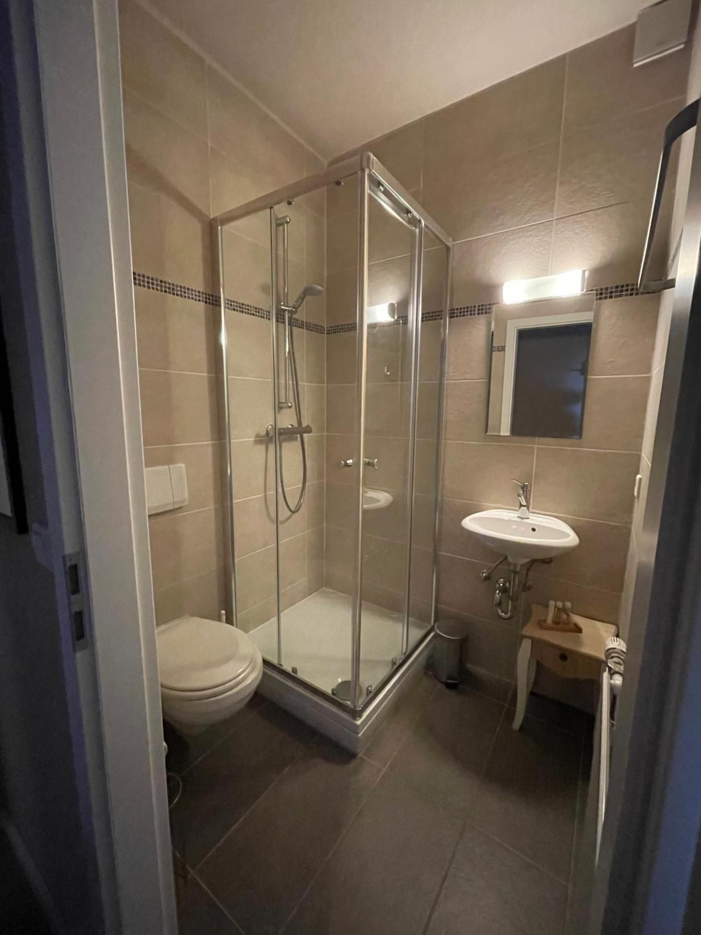 Small Double Room (no dogs allowed)