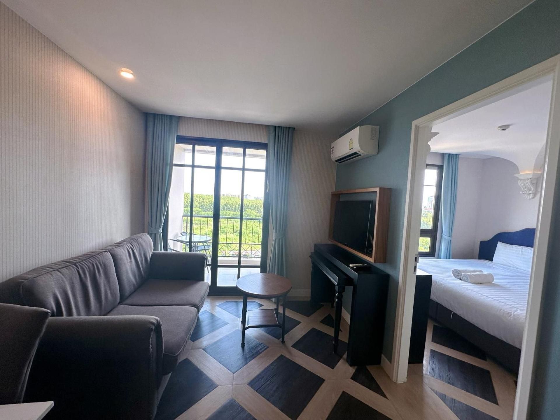 One-Bedroom Apartment