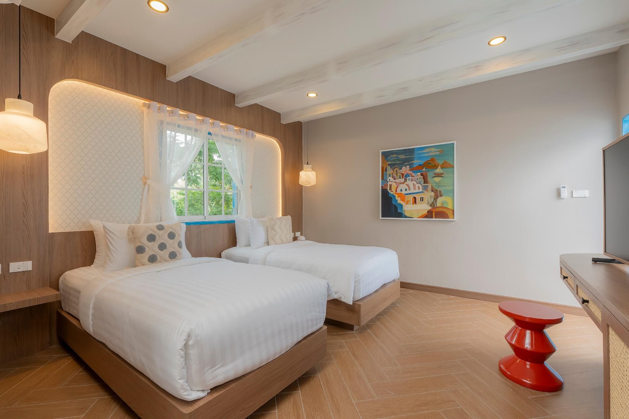 Cafe Suites Superior Twin Room 3