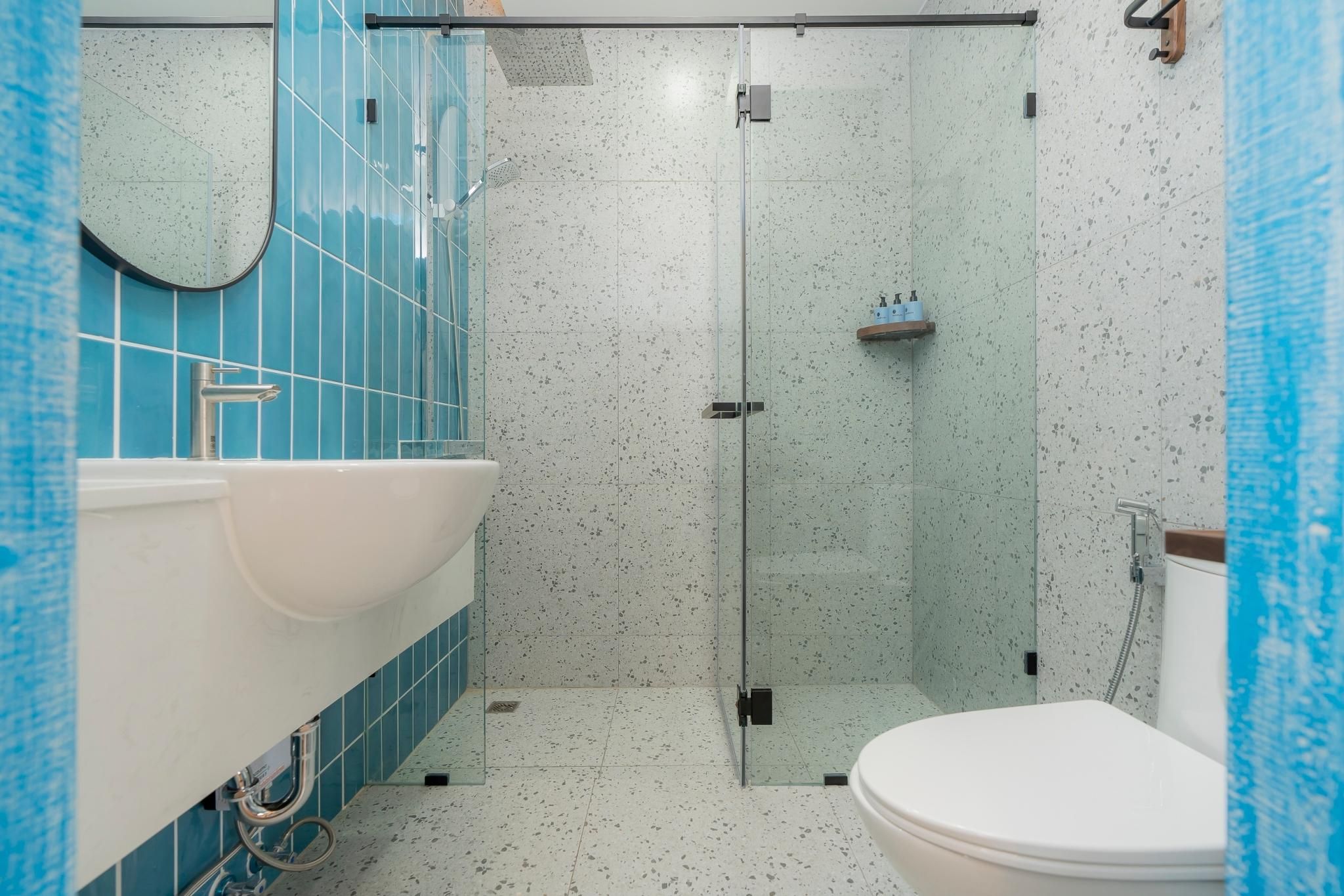 Cafe Suites Superior Sea View Twin Room 5