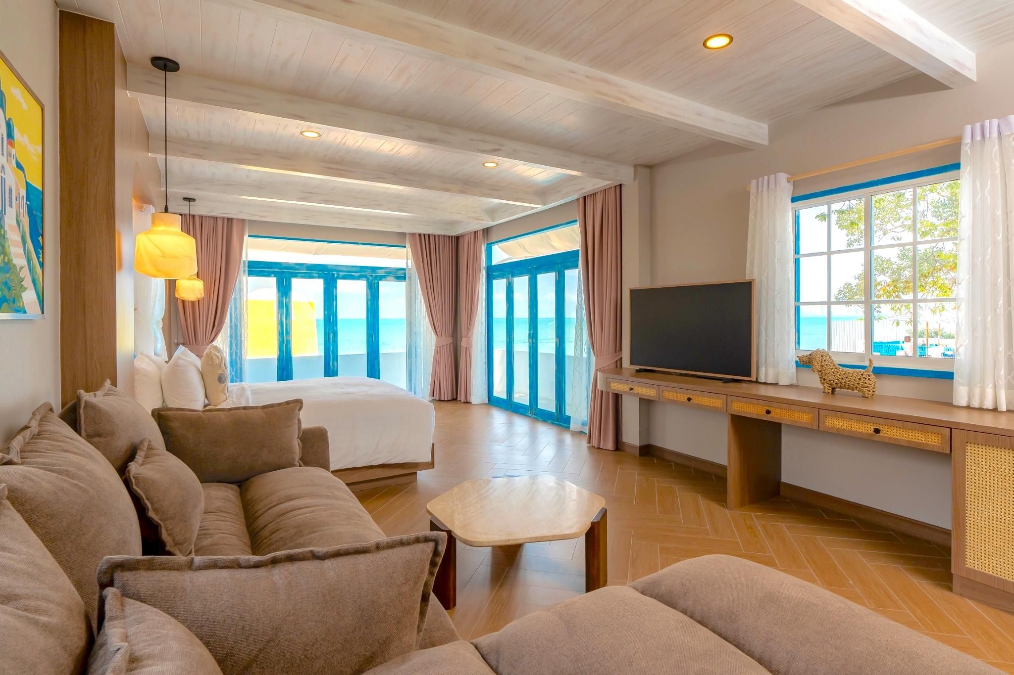 Cafe Suites Sea View Double Suite 1