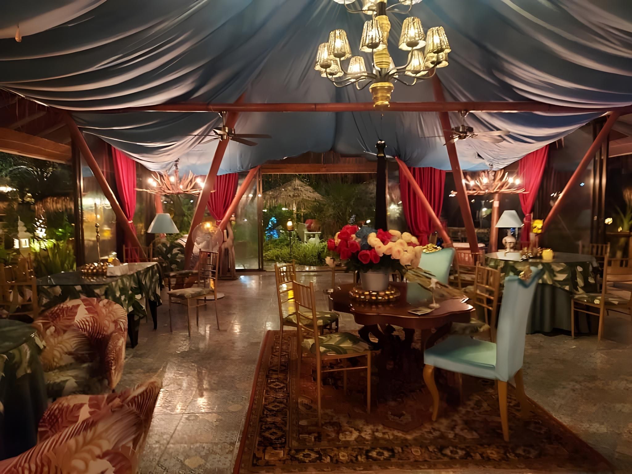 restaurant (private room)