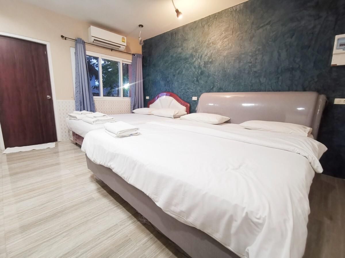 Twin Room for 4 People