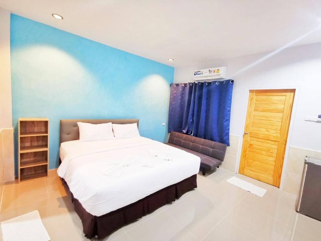 Little Hill Sattahip Resort King Room 2