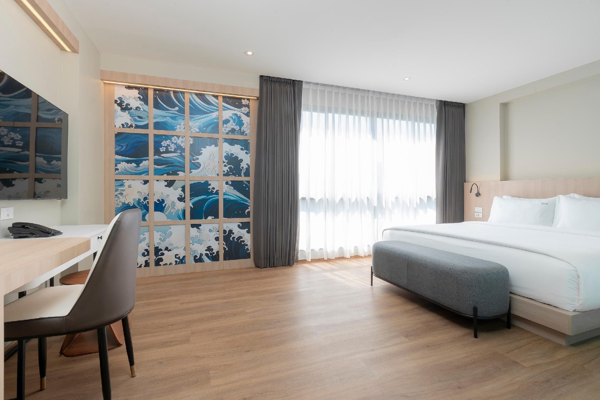 P-Park Hotel Pattaya Premier Deluxe Double with Bathtub