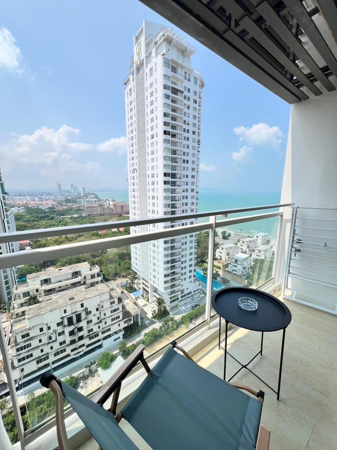 Deluxe Suite with Sea View