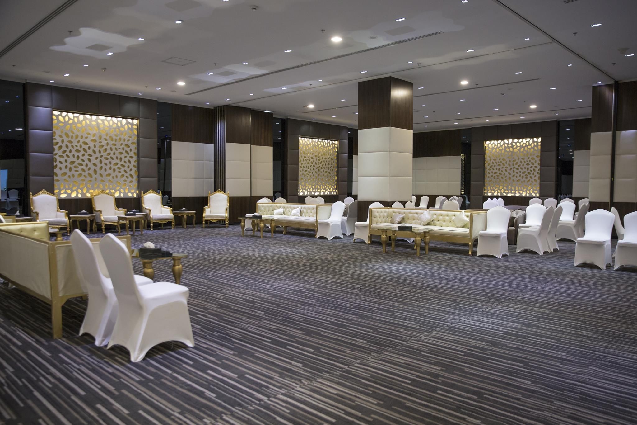 1077351_17091020290056193409