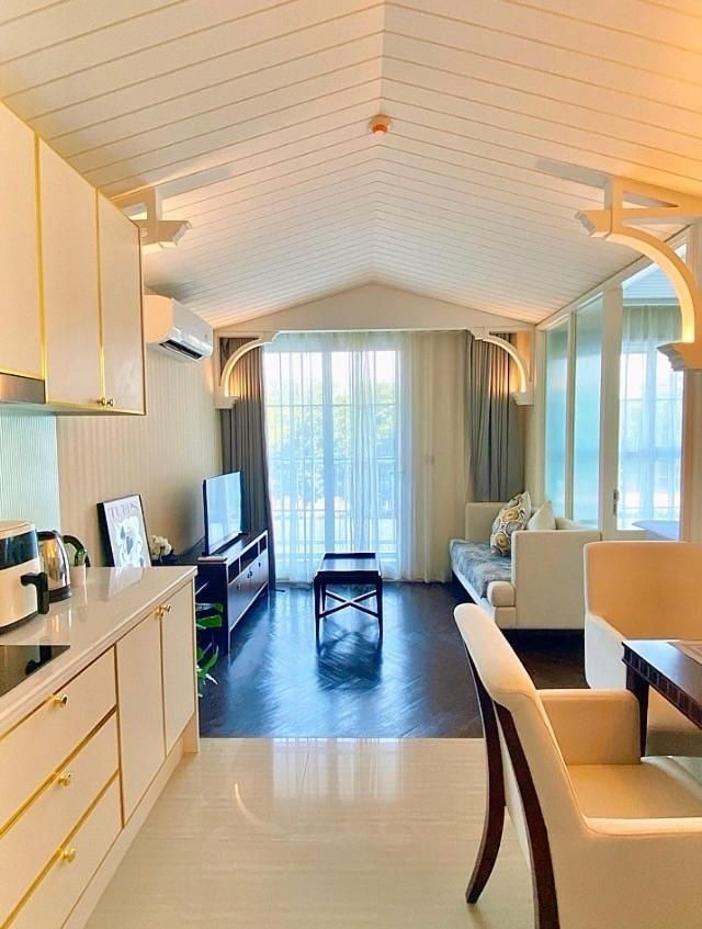 Deluxe Double Room (2 Adults + 1 Child)