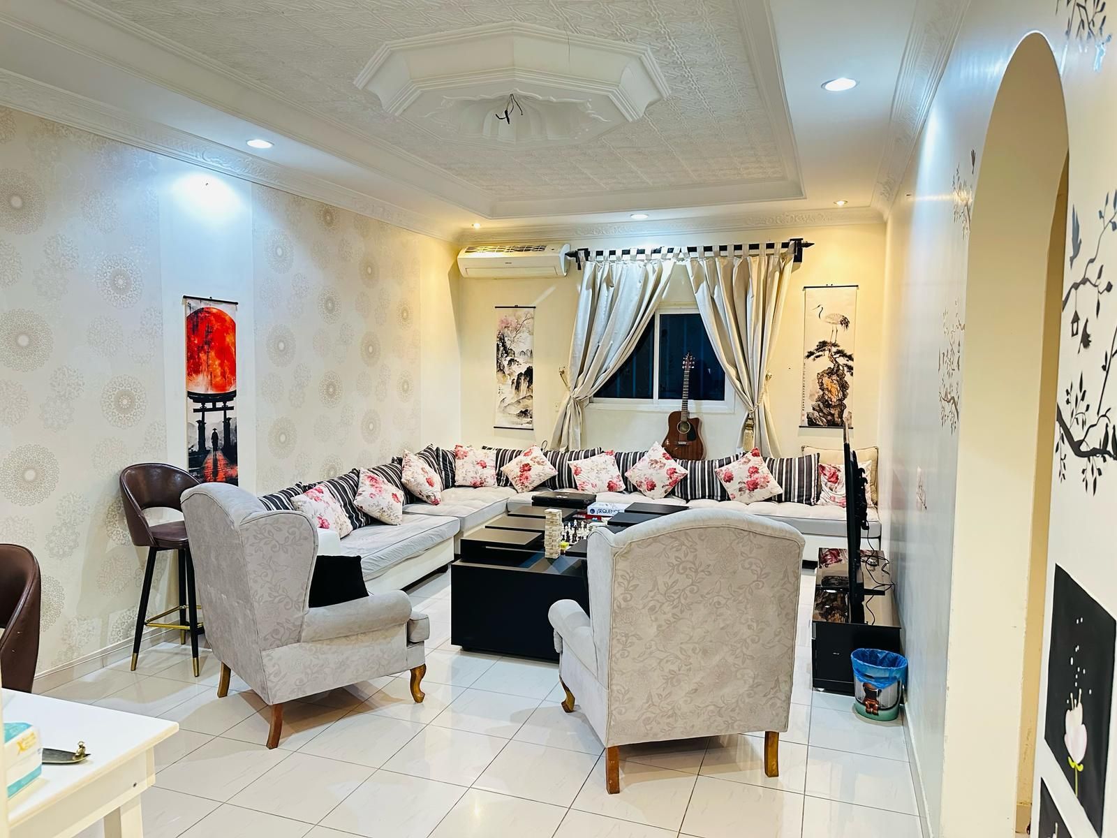 shared lounge/tv area