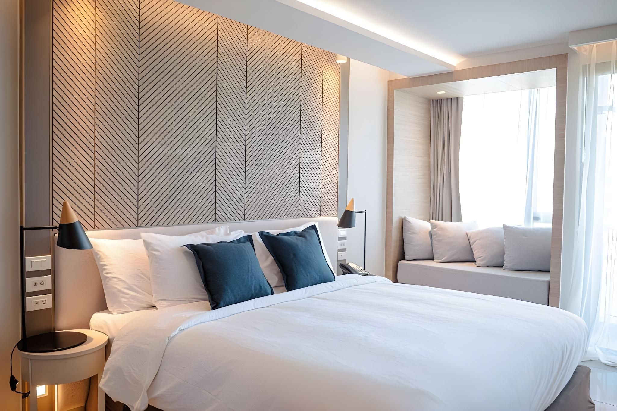 1 King Bed, Superior Room, Balcony, Non-Smoking