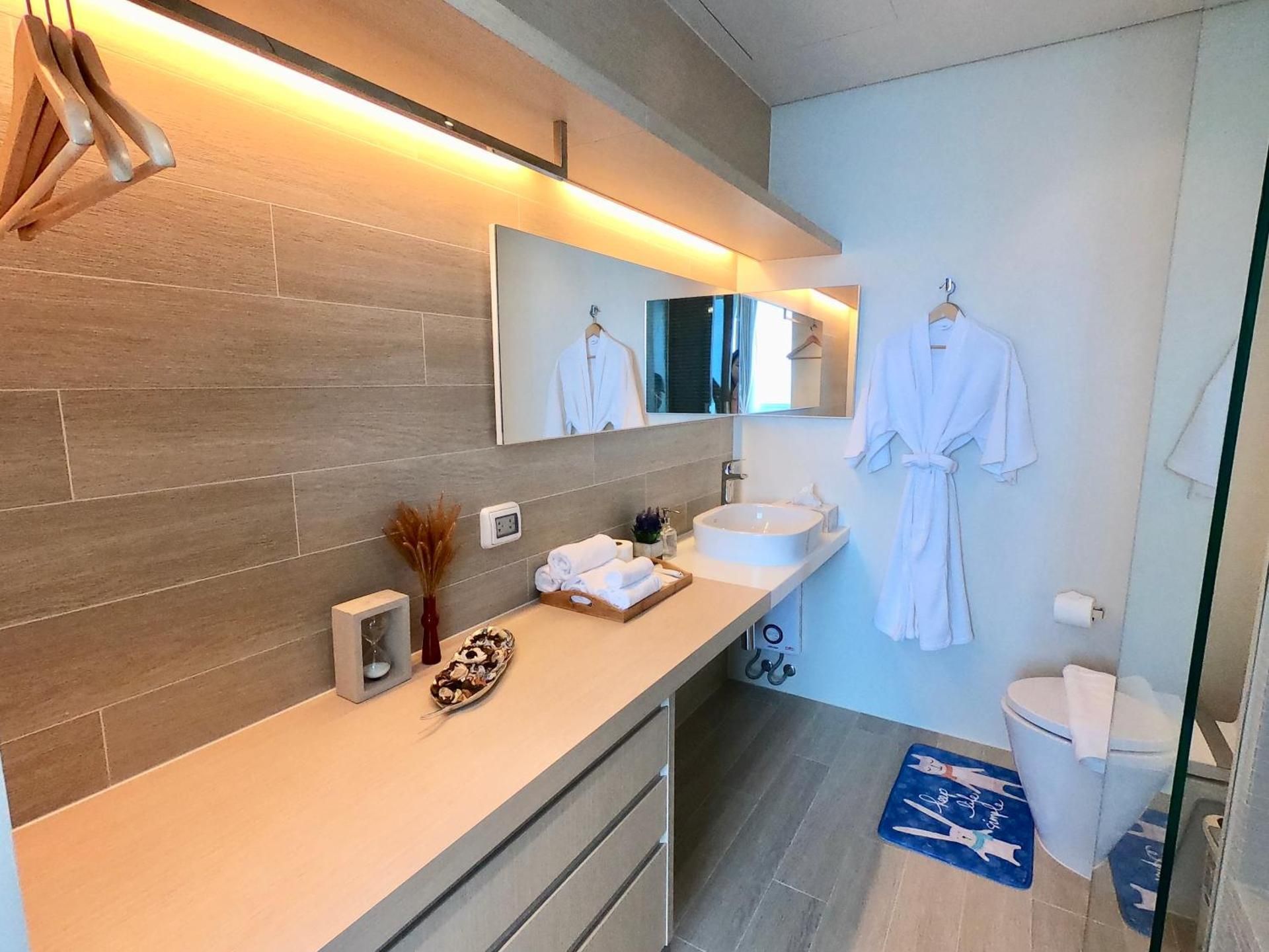 Deluxe King Suite