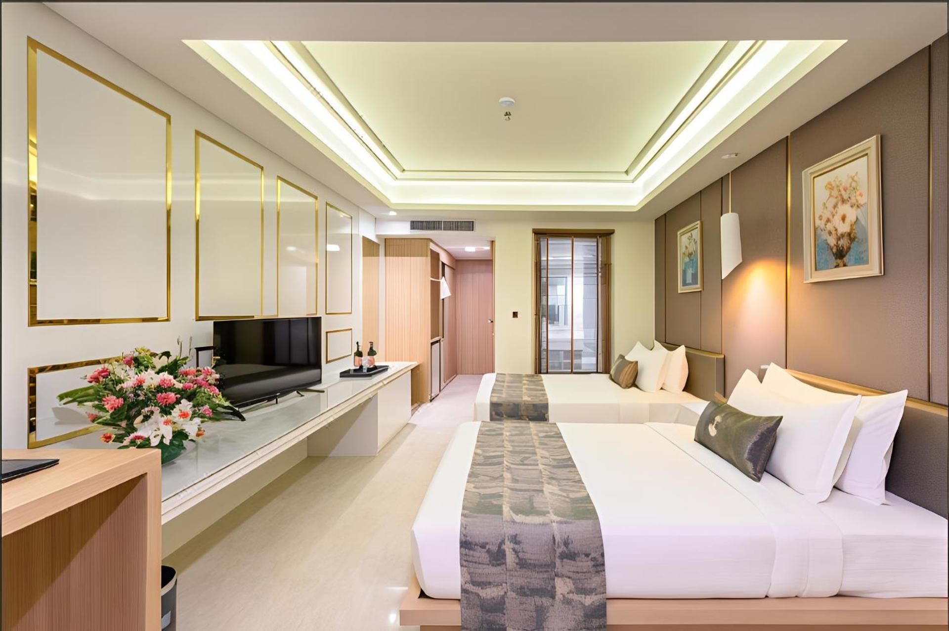 Twin Room with View