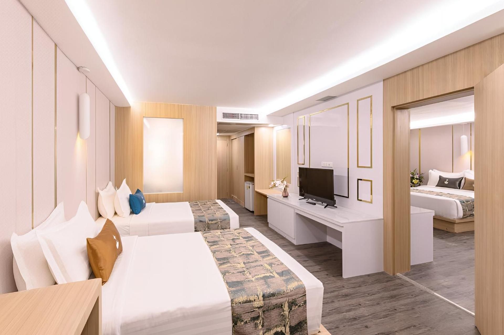 Twin Room with View