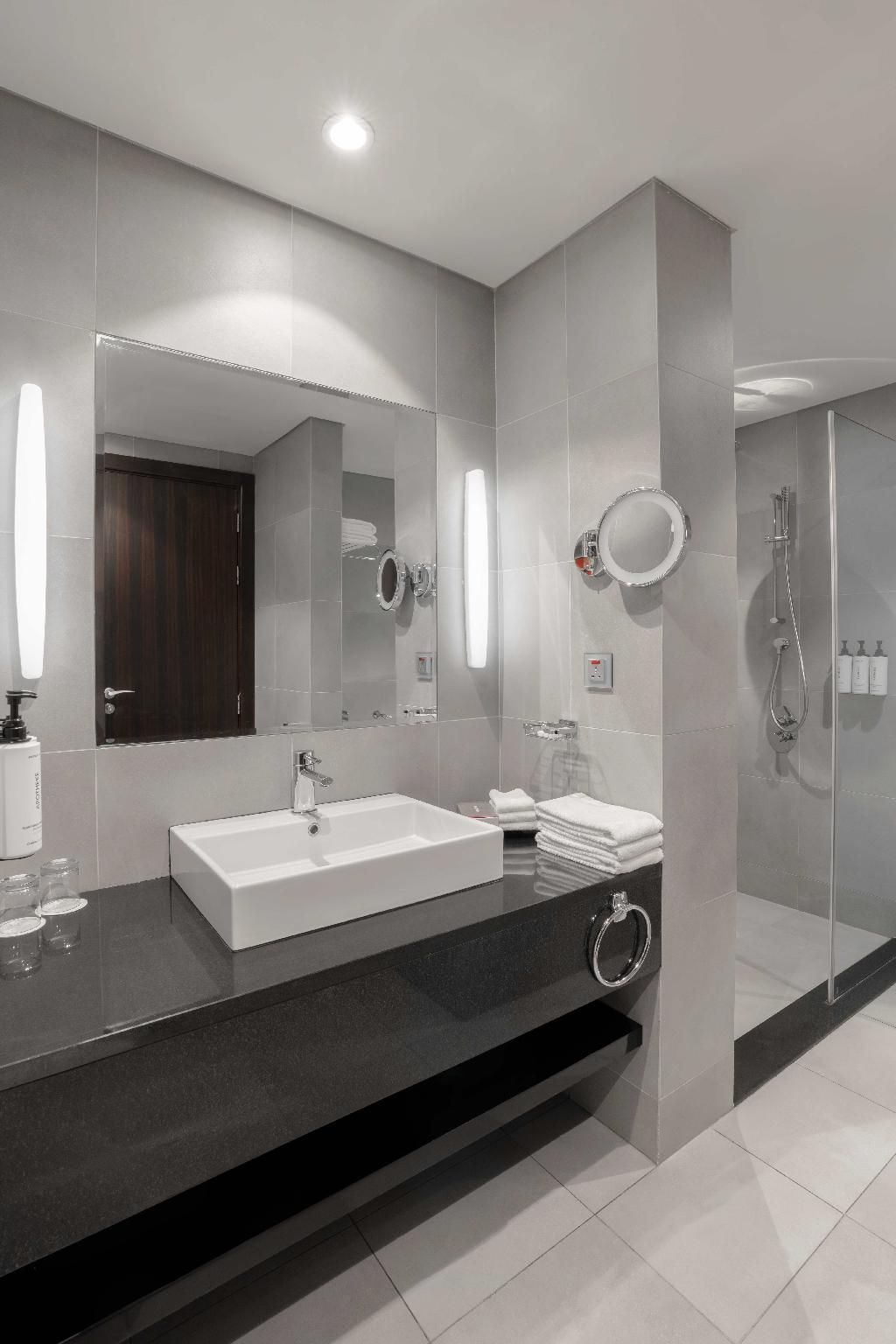 1 King 2 Twin Royal Suite Lounge Access