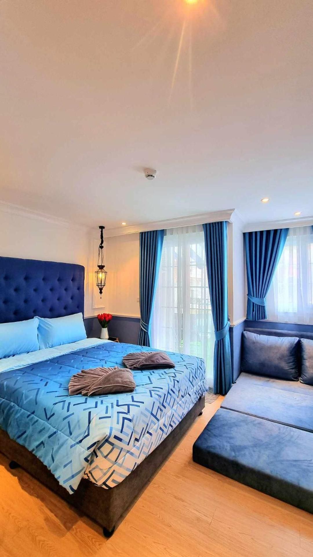 Studio with Sofa Bed
