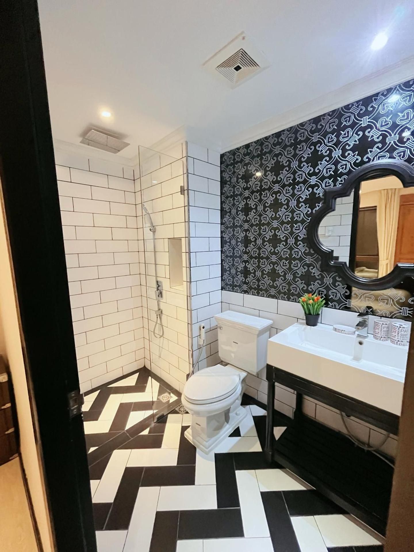 One-Bedroom Apartment