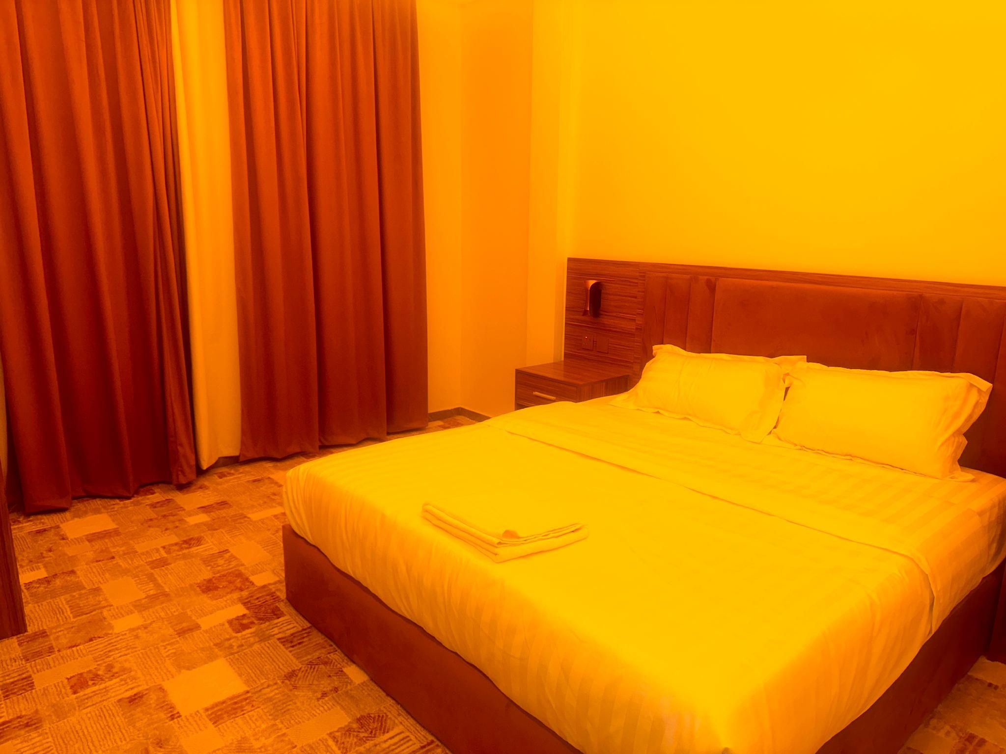 2-Bedroom Queen Suite