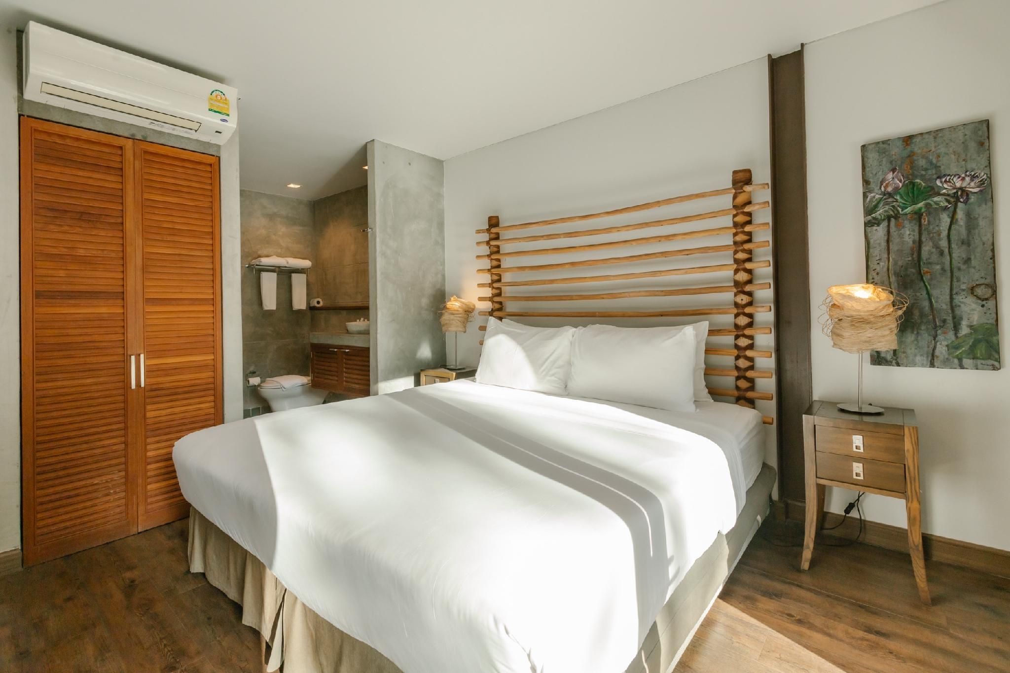 Standard King Room