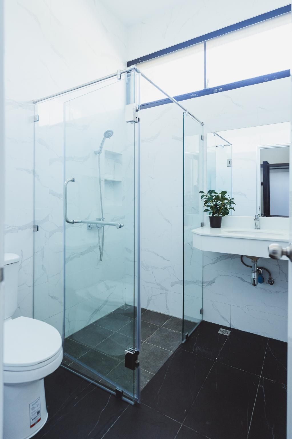 Two-Bedroom Suite with Two Bathrooms