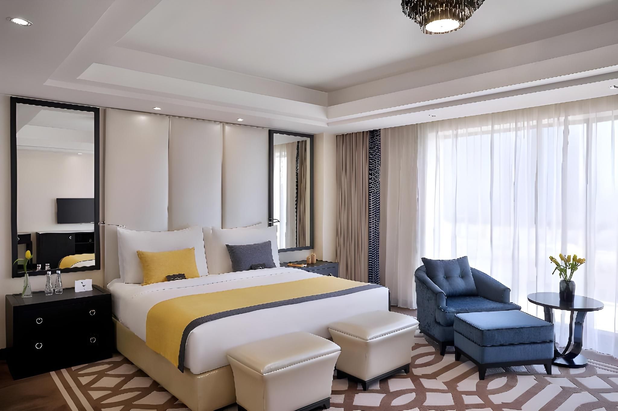 1 King Bed Suite Non Smoking