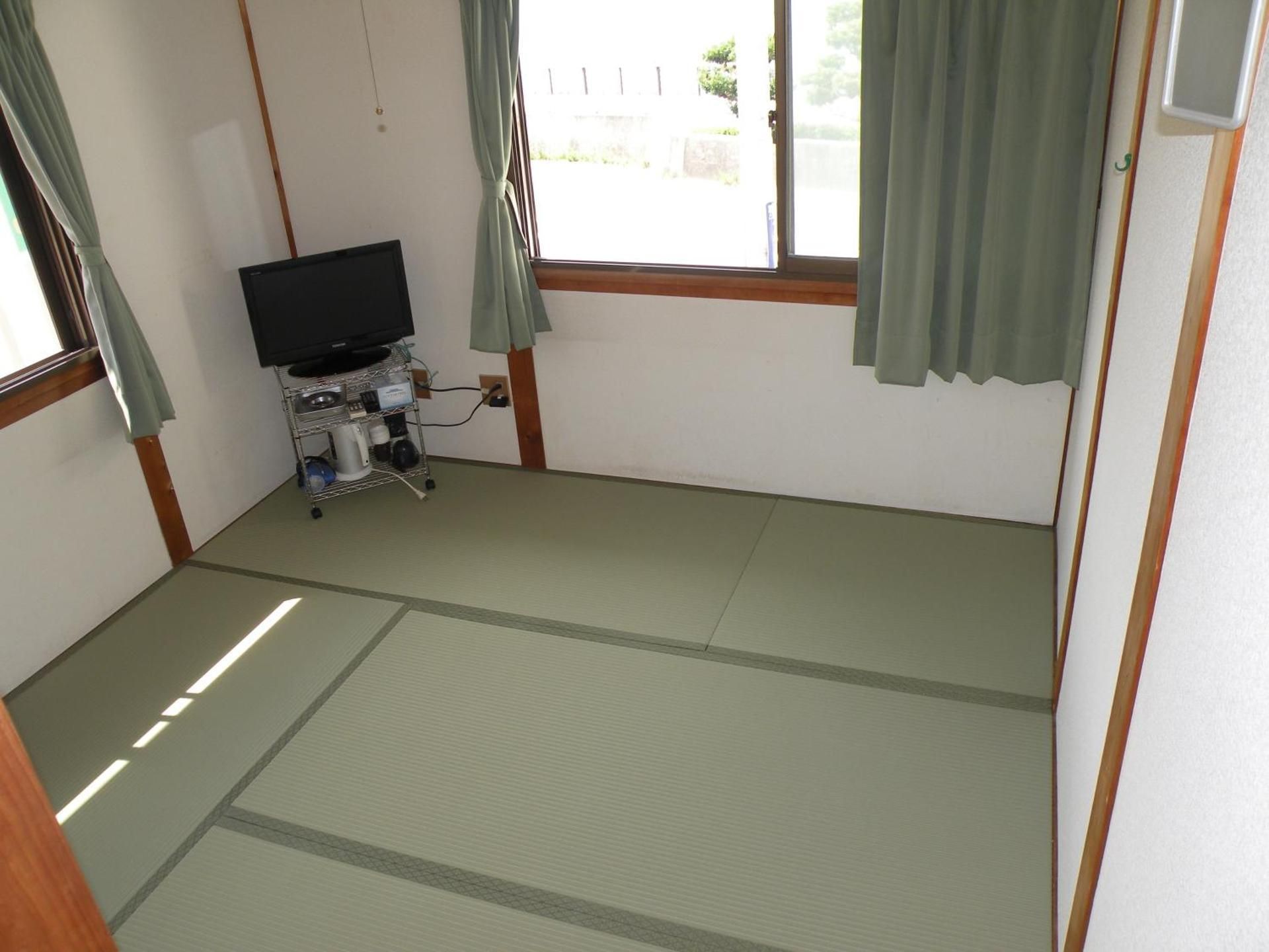 Japanese-Style Room with Shared Bathroom