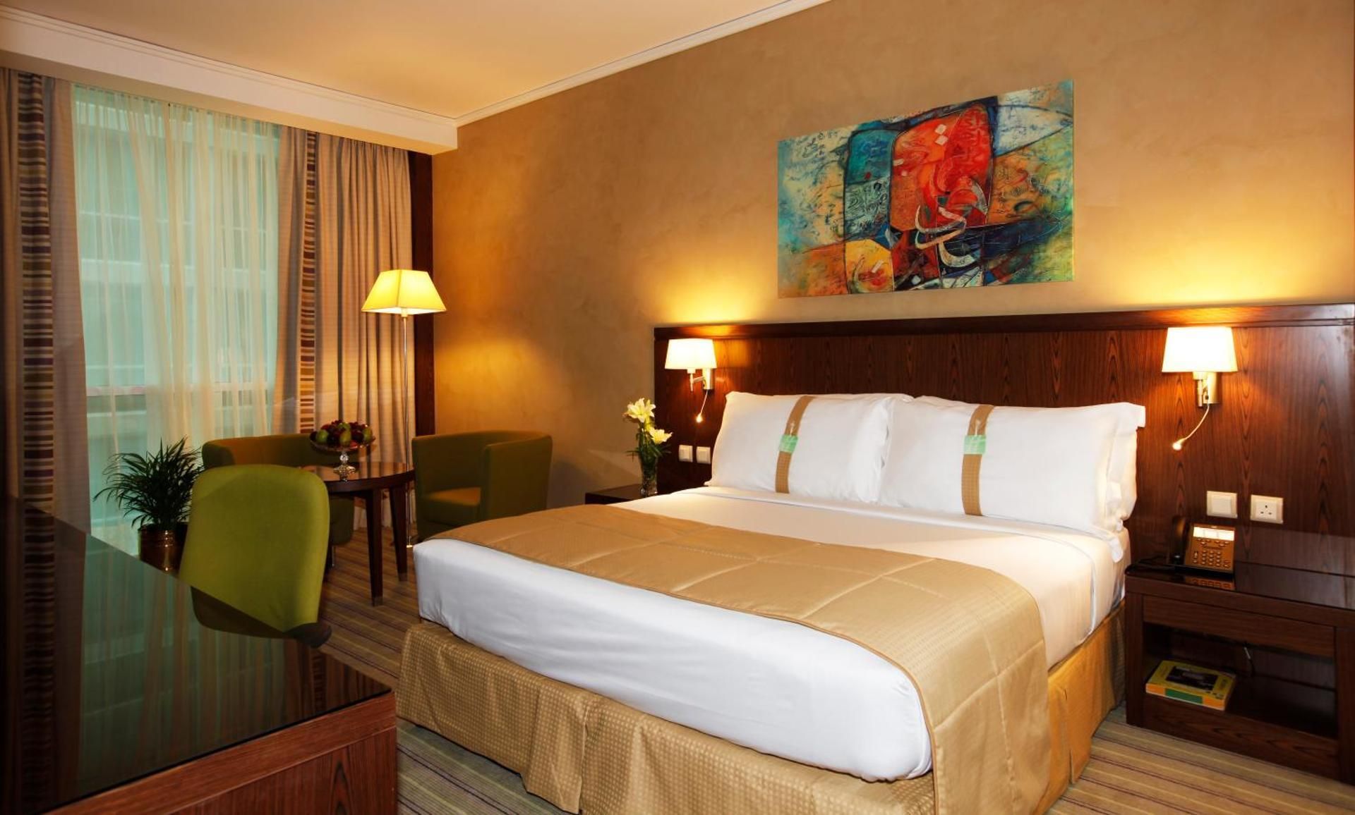 Deluxe King Room with City View