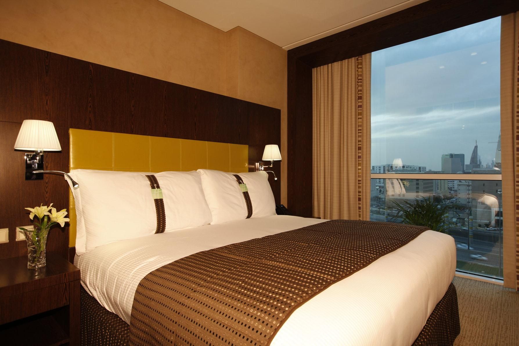 1 King Deluxe City View Smoking