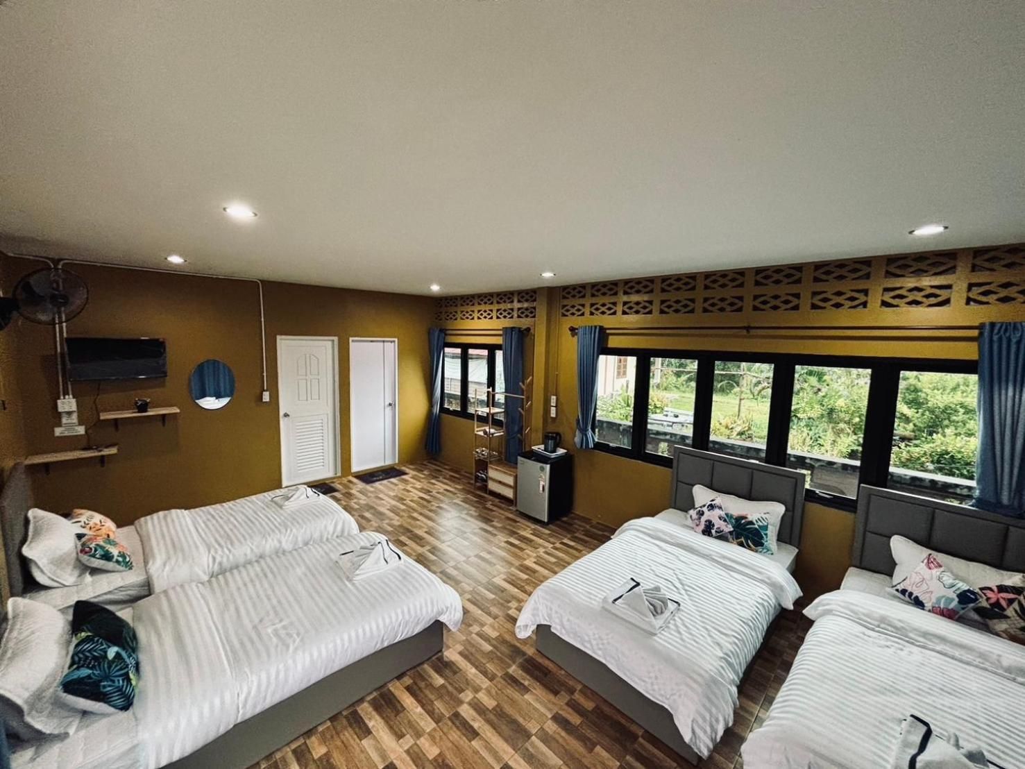 Deluxe Quadruple Room